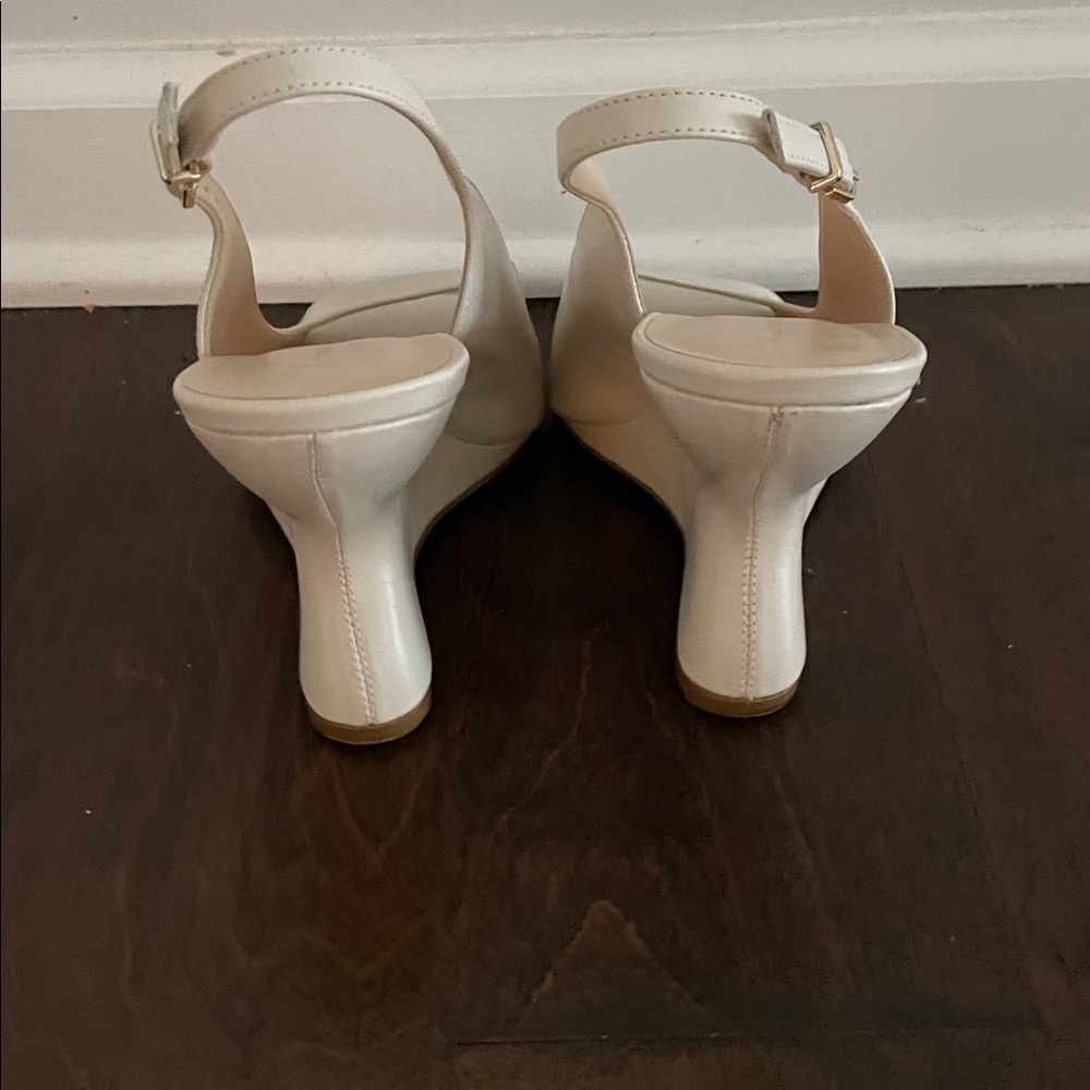 Anthropologie Curved Edge Slingback Heels Cream Size 9.5 - Picture 5 of 14